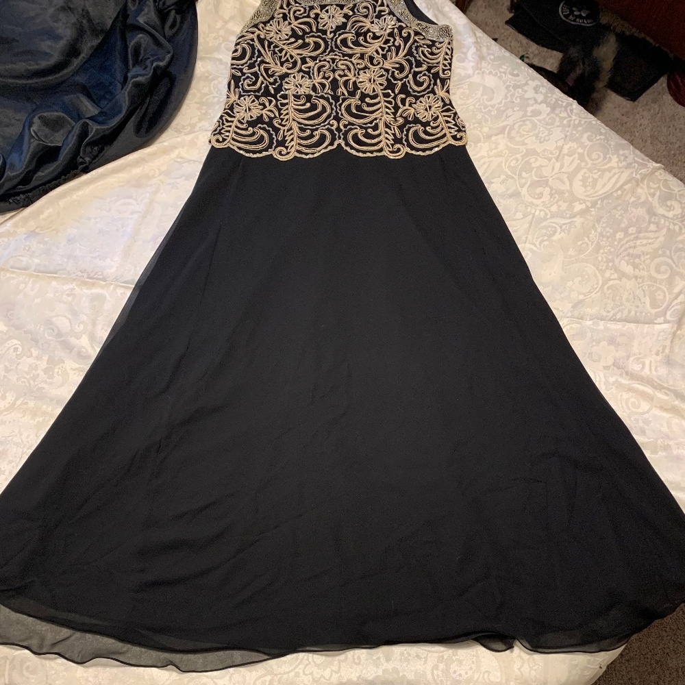 Black Formal Scalloped Beaded Floral Evening Gown
